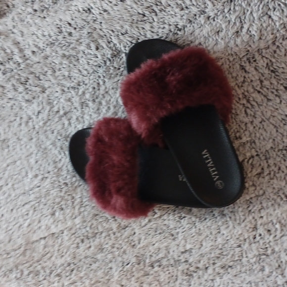 Footwear - Picture 2 of 3